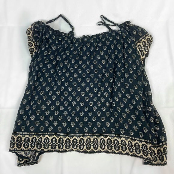 Flowy Off the Shoulder Blouse - Picture 2 of 5